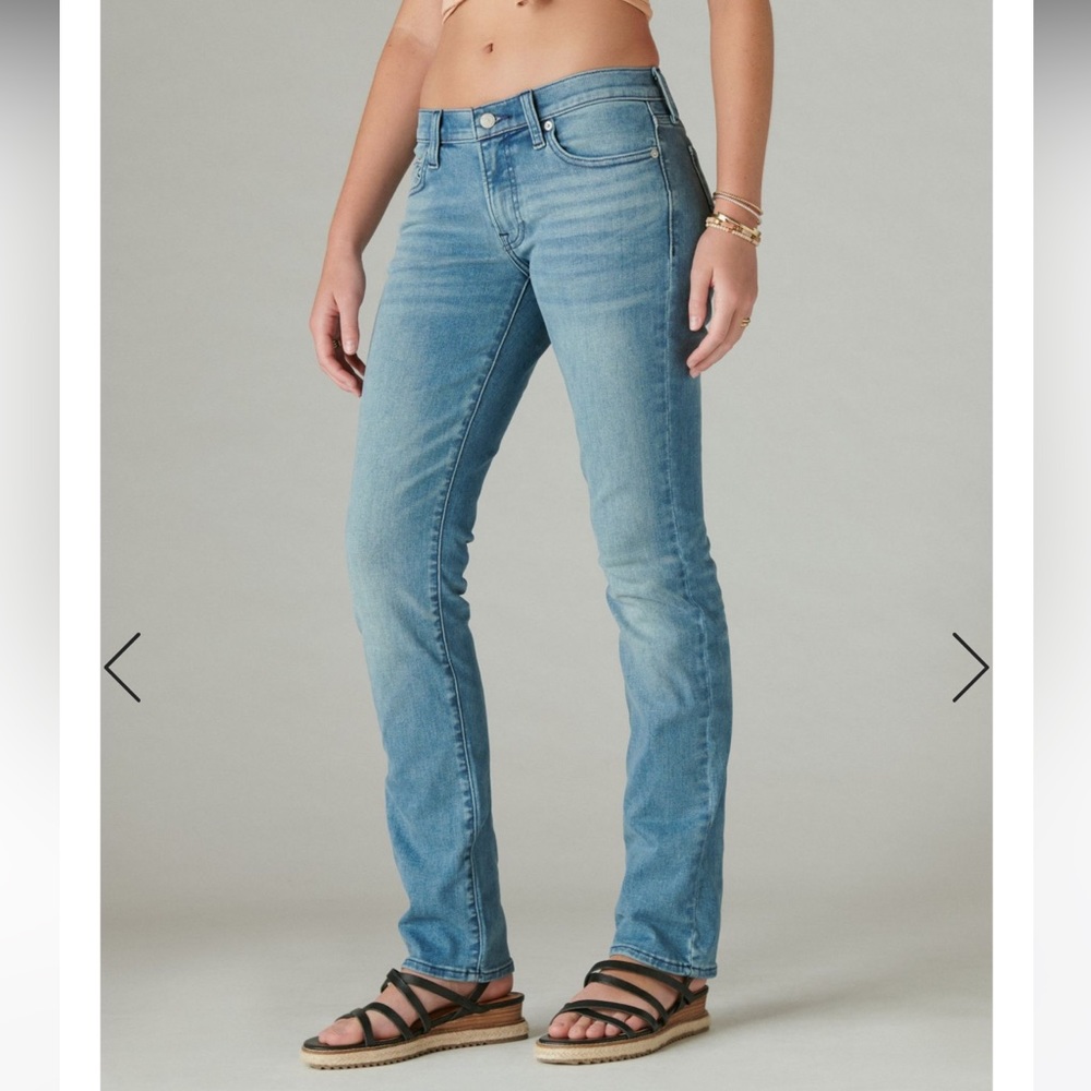 Lucky Brand mid rise sweet straight jeans are in a medium wash size 4/27 A